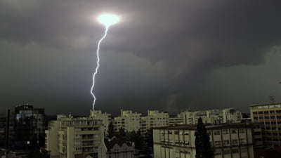 Alerte de furtuni în mai multe regiuni