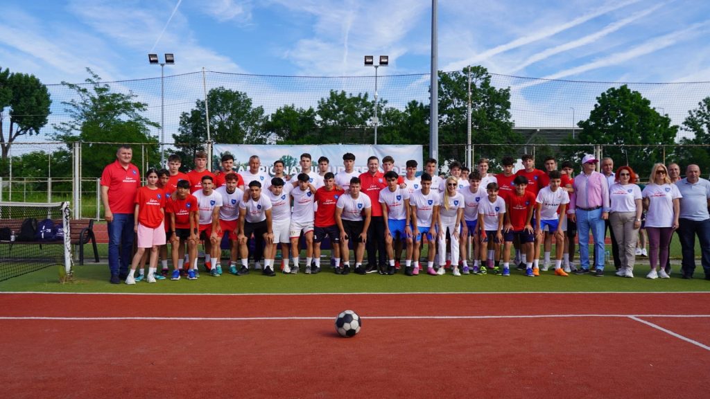Energie la Campionatul de tenis cu piciorul