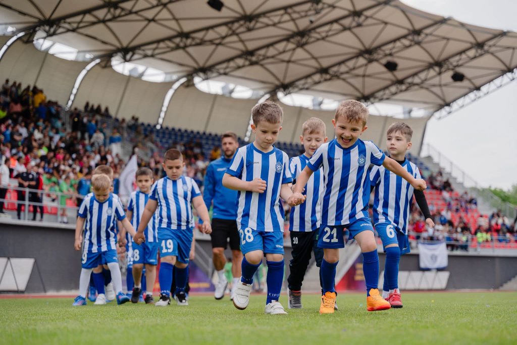 Ziua Campionilor la Târgoviște: Micii fotbaliști premiați